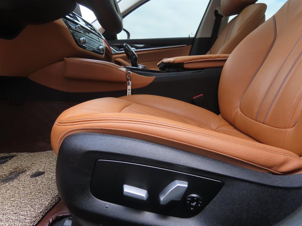 BMW 5시리즈(7세대) 520i 럭셔리 - 이미지 11