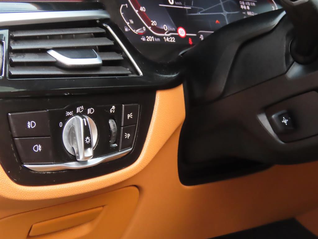 BMW 5시리즈(7세대) 520i 럭셔리 - 이미지 9