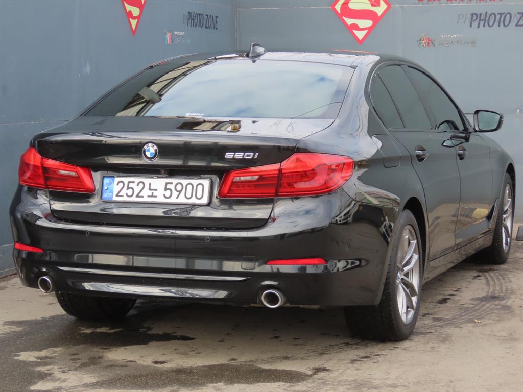 BMW 5시리즈(7세대) 520i 럭셔리 - 이미지 13