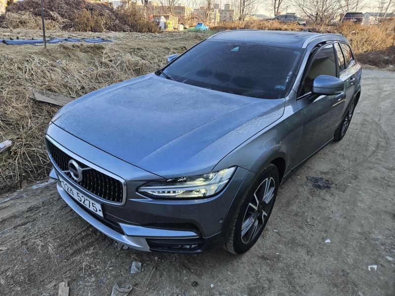 볼보 V90 크로스컨트리 2.0 T5 AWD 프로 - 이미지 4