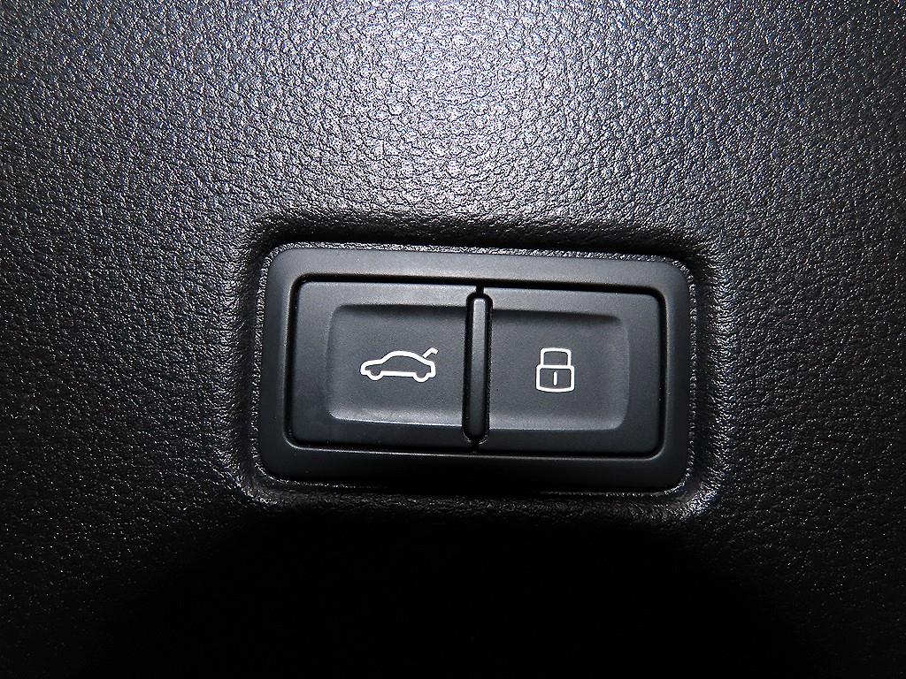 아우디 Q5(2세대) 40 TDI 콰트로 스포트백 프리미엄 - 이미지 17