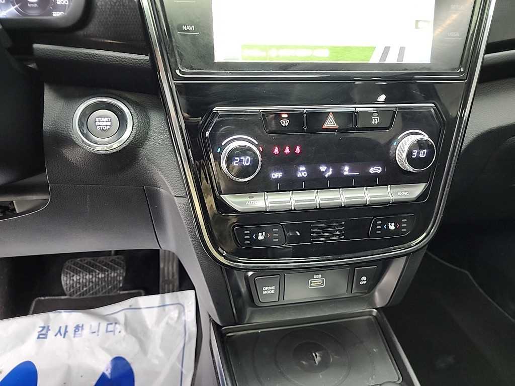 KG모빌리티(쌍용) 뉴 티볼리 에어 1.5 가솔린 터보 업비트 - 이미지 4