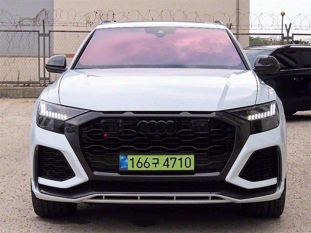 아우디 RS Q8 4.0 TFSI 콰트로 - 이미지 13
