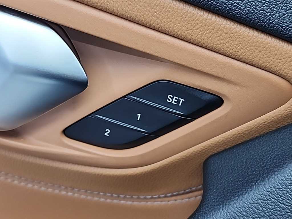 BMW Z4(3세대) 20i sDrive M 스포츠팩 - 이미지 17