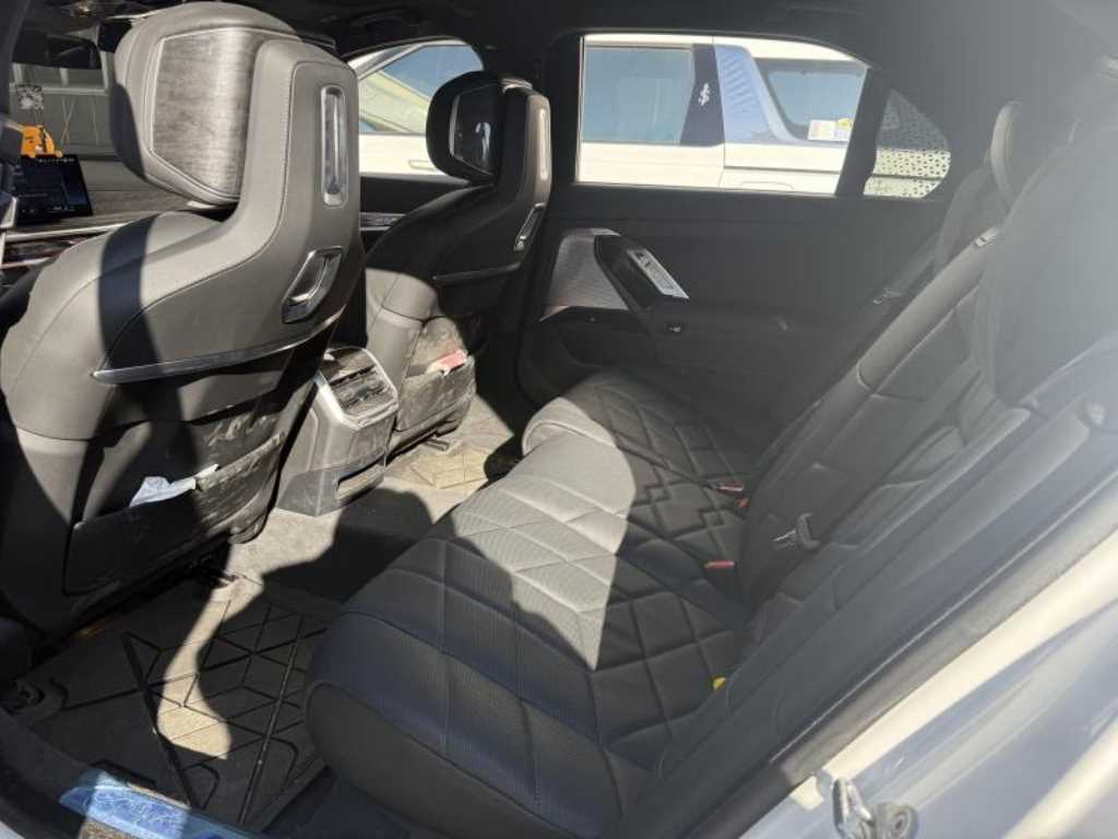 BMW 7시리즈(7세대) 740d xDrive M 스포츠