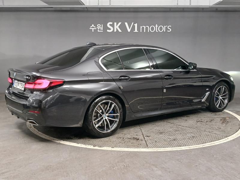 BMW 5시리즈(7세대) 523d xDrive M 스포츠팩 - 이미지 20