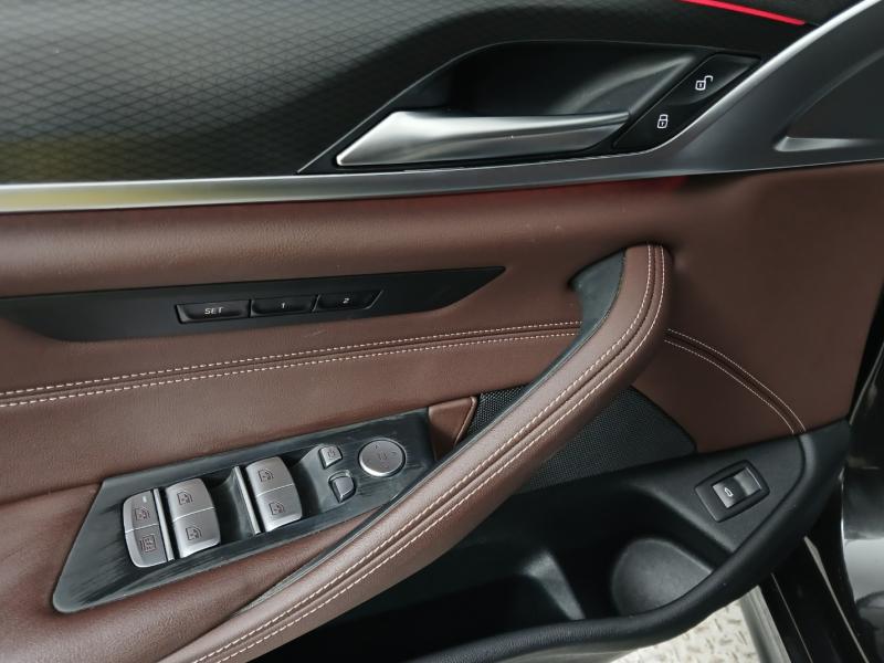 BMW 5시리즈(7세대) 523d xDrive M 스포츠팩 - 이미지 12