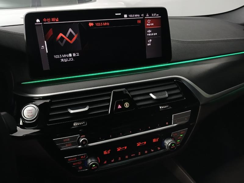 BMW 5시리즈(7세대) 523d xDrive M 스포츠팩