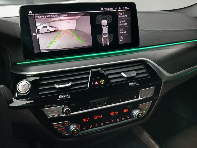 BMW 5시리즈(7세대) 523d xDrive M 스포츠팩 - 이미지 10