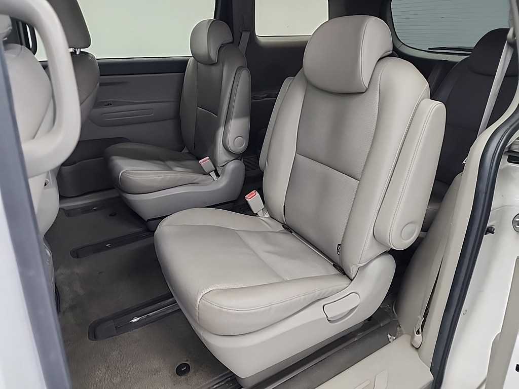 기아 더 뉴카니발 9인승 디젤 럭셔리 - 이미지 11