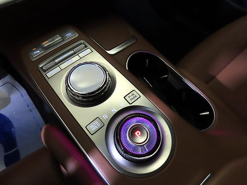 제네시스 GV70 2.5T AWD 기본형 - 이미지 2