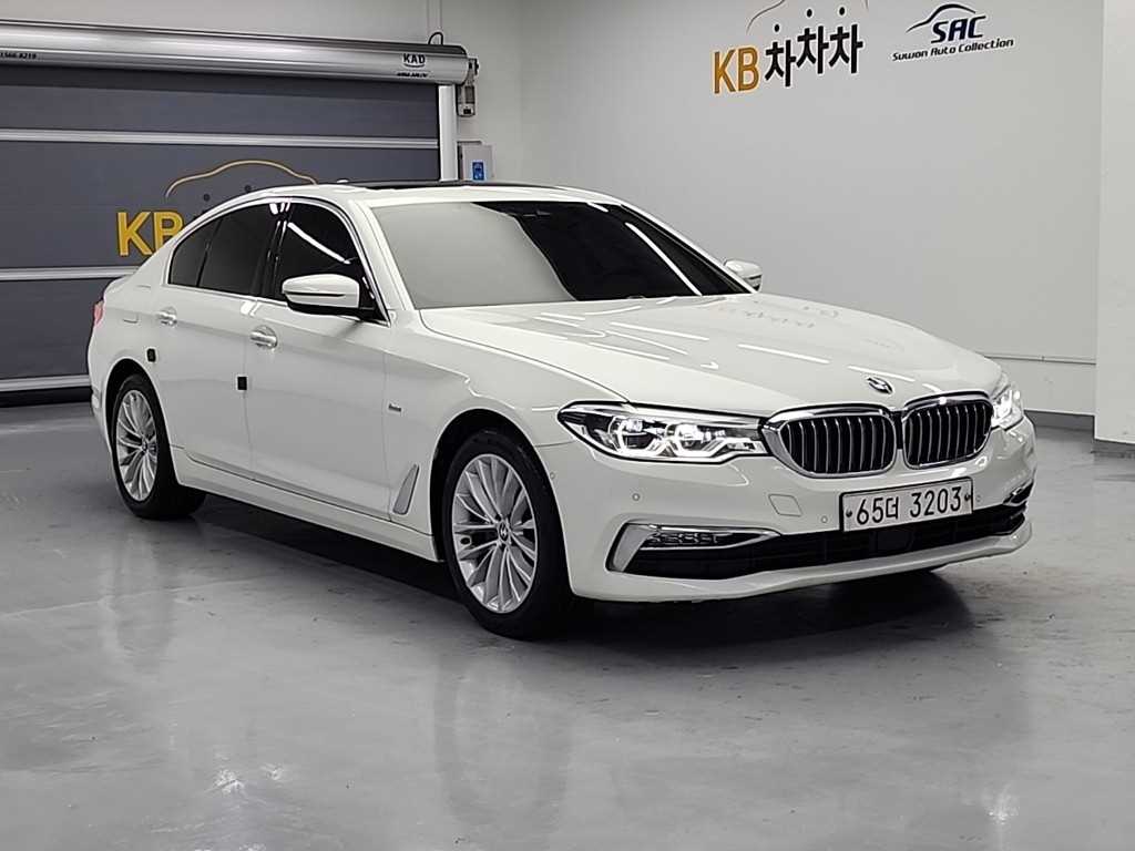 BMW 5시리즈(7세대) 520d 럭셔리 라인스페셜 - 이미지 11