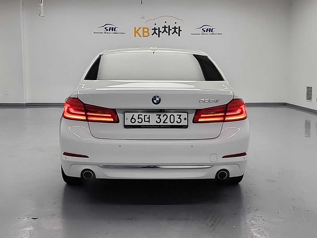 BMW 5시리즈(7세대) 520d 럭셔리 라인스페셜 - 이미지 14