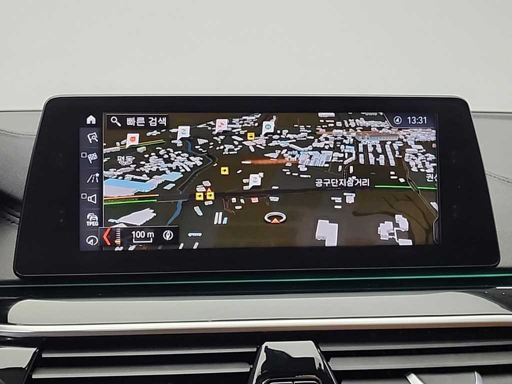 BMW 5시리즈(7세대) 520d 럭셔리 라인스페셜 - 이미지 3