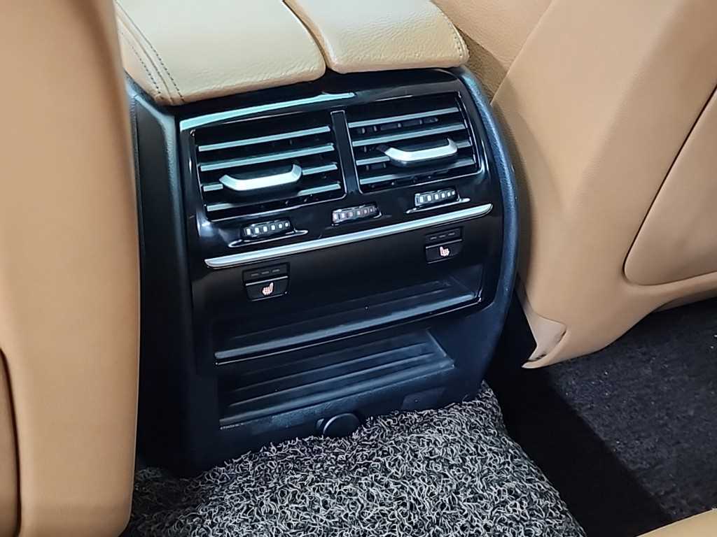 BMW 5시리즈(7세대) 520d 럭셔리 라인스페셜 - 이미지 18