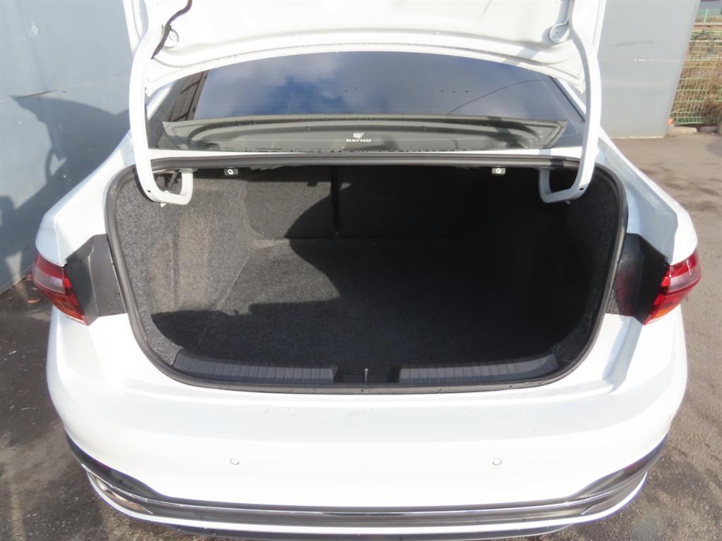 폭스바겐 제타(7세대) 1.5 TSI 프레스티지 - 이미지 11