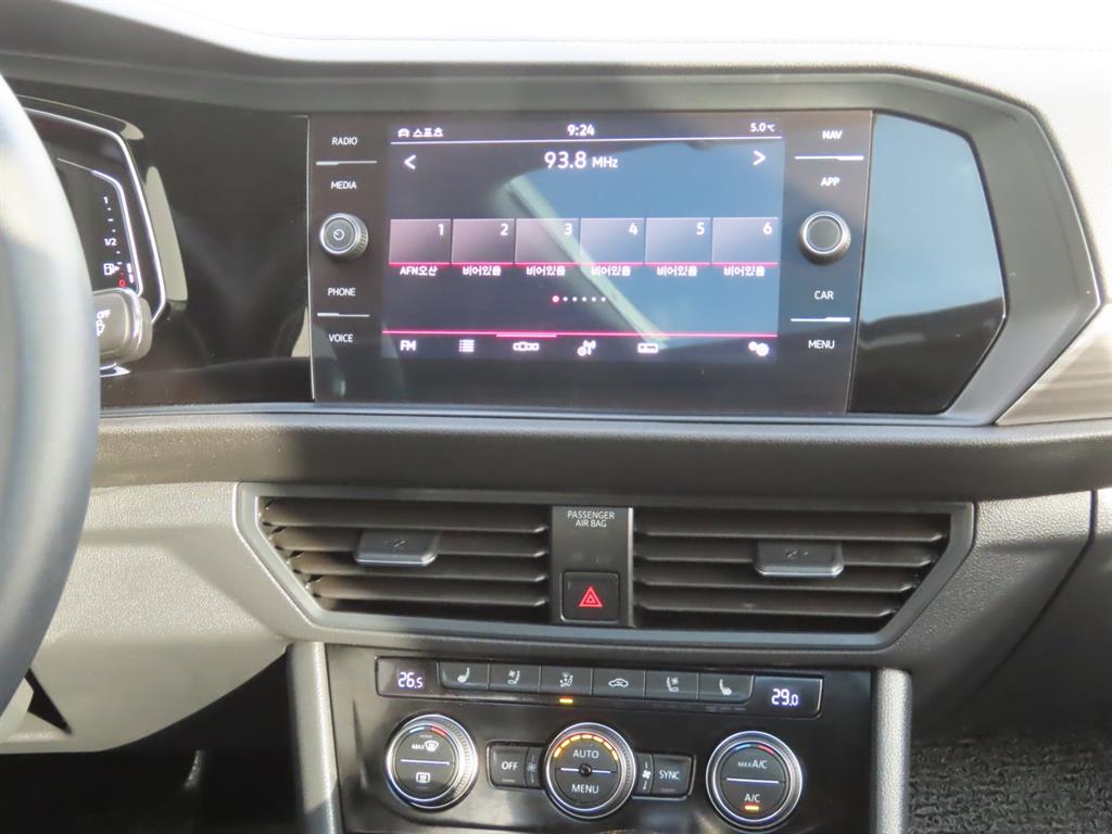 폭스바겐 제타(7세대) 1.5 TSI 프레스티지 - 이미지 9