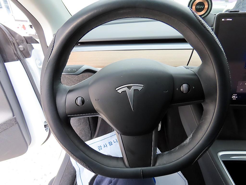 테슬라 모델 Y AWD 롱 레인지 - 이미지 9