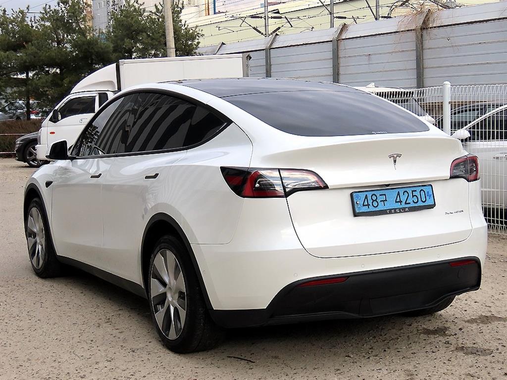 테슬라 모델 Y AWD 롱 레인지 - 이미지 7