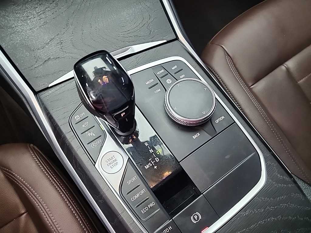 BMW 3시리즈(7세대) 320d 럭셔리 - 이미지 12