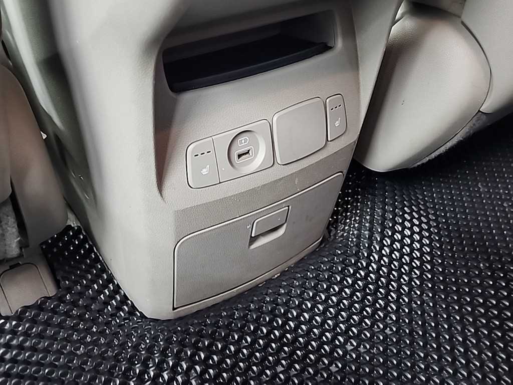 기아 더 뉴카니발 9인승 디젤 럭셔리 - 이미지 18