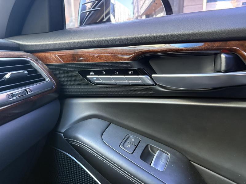 제네시스 EQ900 3.8 GDi AWD 프리미엄 럭셔리 - 이미지 9