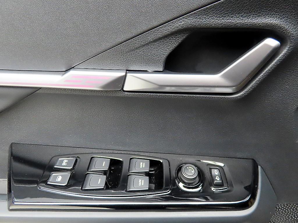 KG모빌리티(쌍용) 토레스 1.5 GDI-T 4WD T7 - 이미지 12