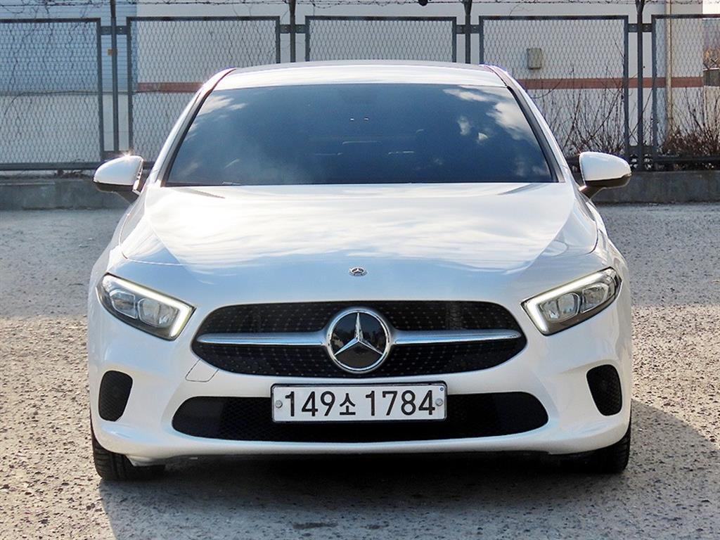 벤츠 A클래스(4세대) A220 세단 - 이미지 3