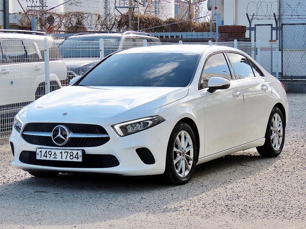 벤츠 A클래스(4세대) A220 세단 - 이미지 9