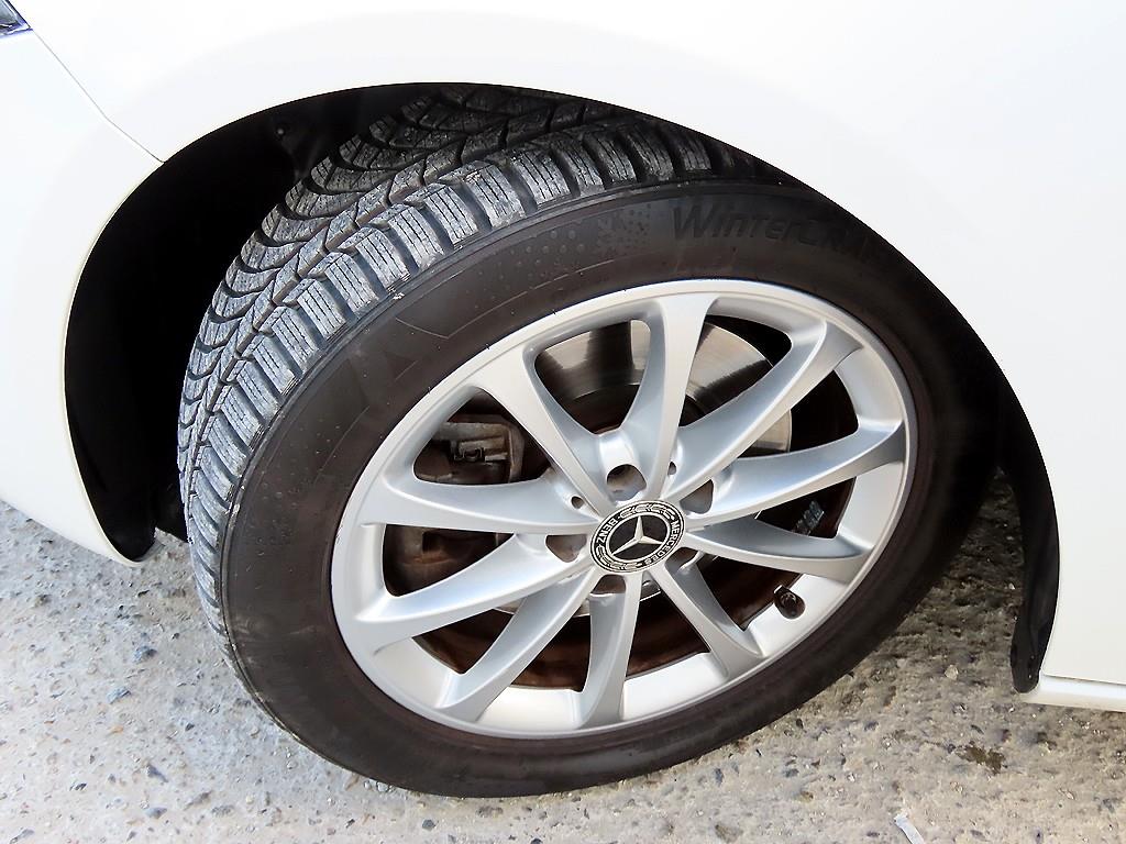 벤츠 A클래스(4세대) A220 세단 - 이미지 8