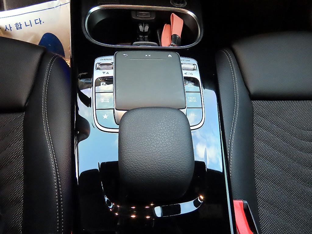 벤츠 A클래스(4세대) A220 세단 - 이미지 10