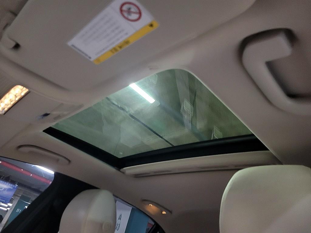 벤츠 E클래스(5세대) E220d - 이미지 6