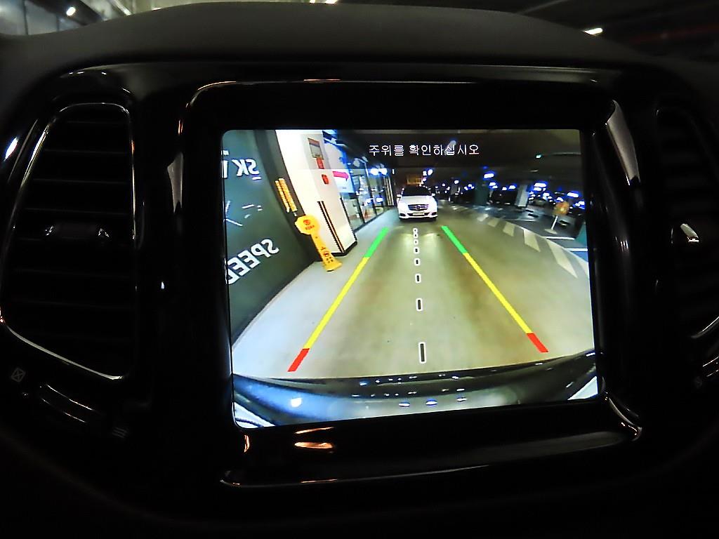 지프 컴패스(MP) 2.4 AWD 리미티드 - 이미지 3