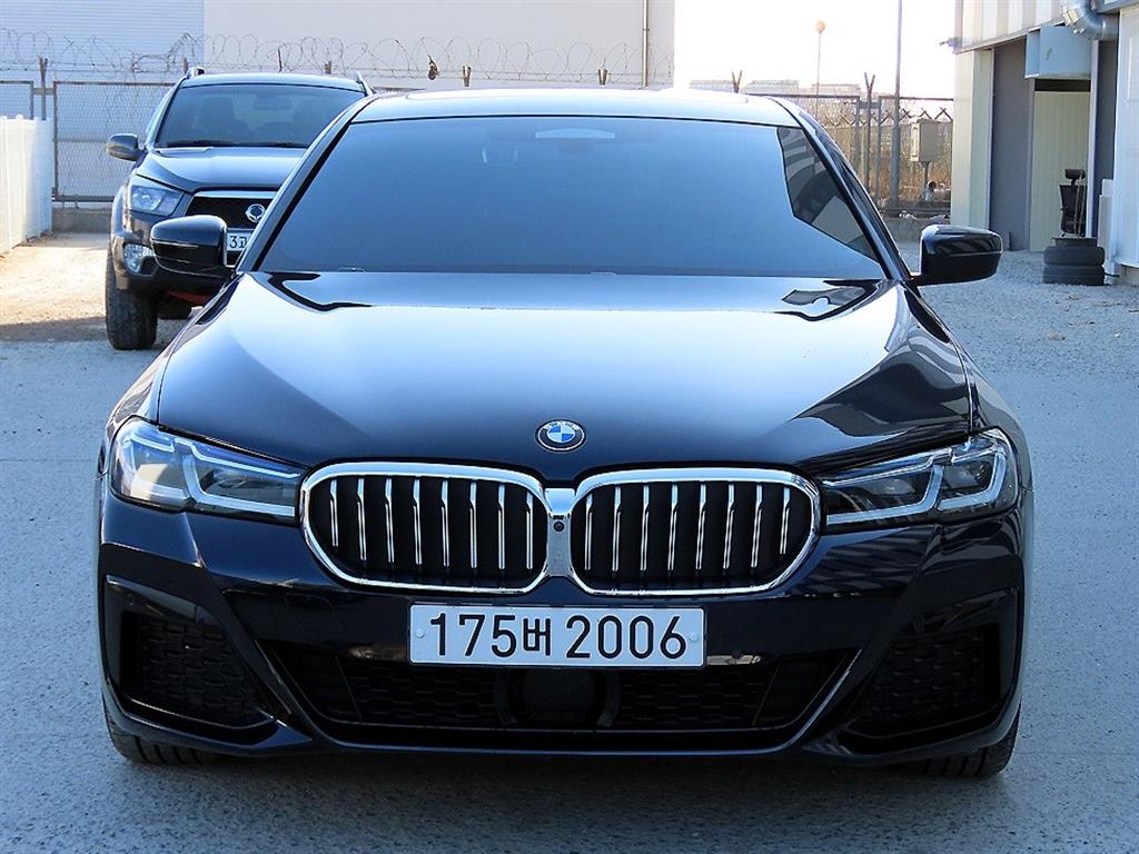 BMW 5시리즈(7세대) 530e M 스포츠팩 - 이미지 20