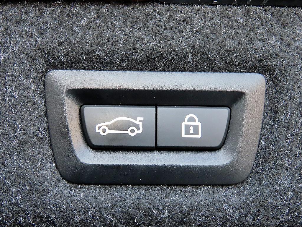 BMW 5시리즈(7세대) 530e M 스포츠팩 - 이미지 14