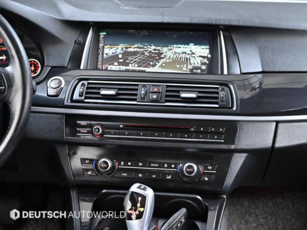 BMW 5시리즈(6세대) 520d M 에어로다이나믹 - 이미지 20