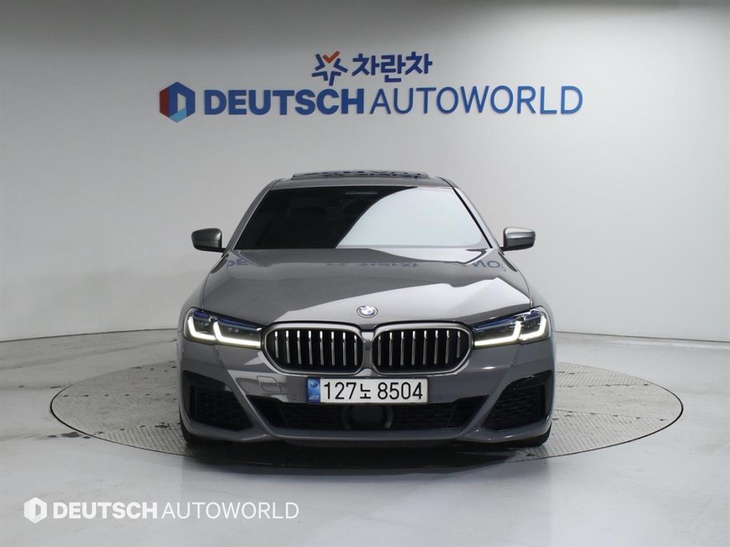 BMW 5시리즈(7세대) M550i xDrive - 이미지 7