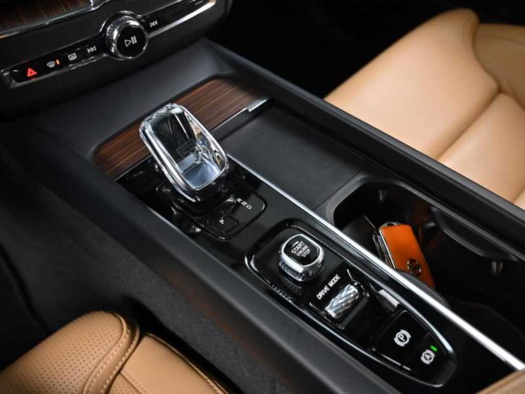 볼보 XC60(2세대) T8 AWD 인스크립션 - 이미지 17