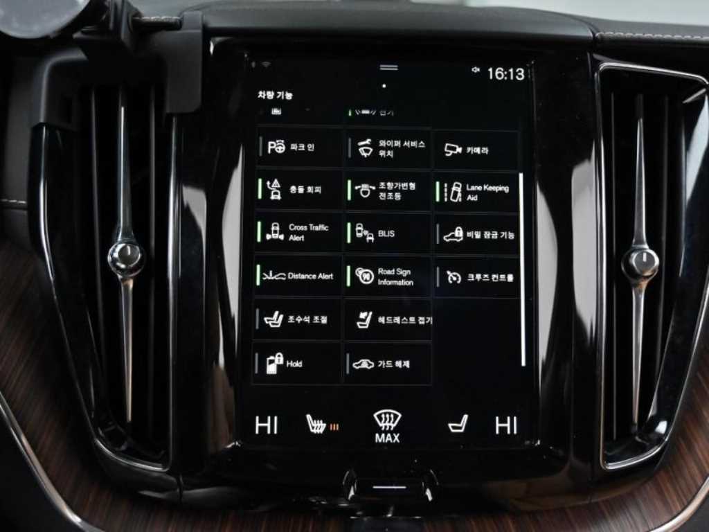 볼보 XC60(2세대) T8 AWD 인스크립션