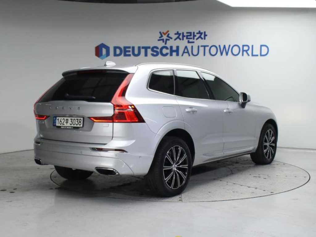 볼보 XC60(2세대) T8 AWD 인스크립션 - 이미지 5