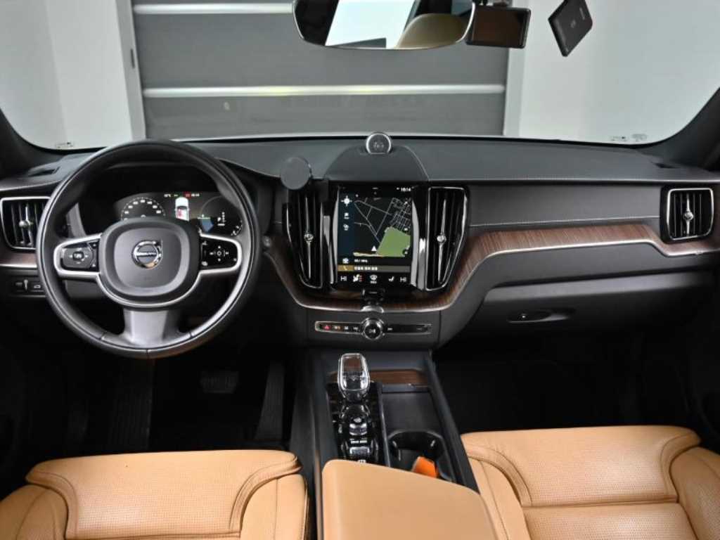 볼보 XC60(2세대) T8 AWD 인스크립션 - 이미지 10