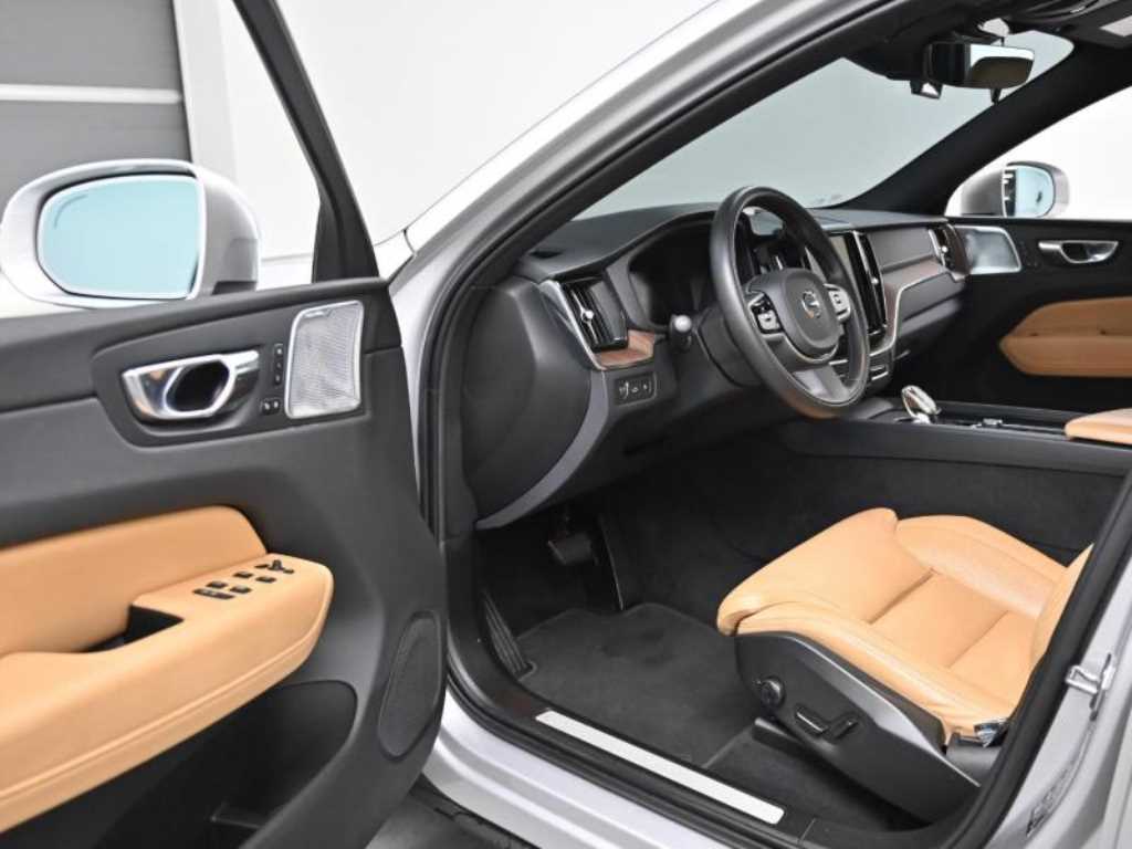 볼보 XC60(2세대) T8 AWD 인스크립션 - 이미지 16