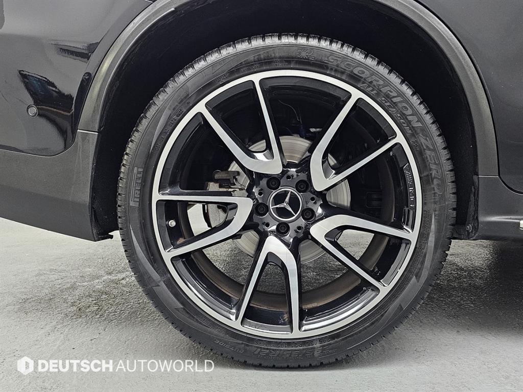 벤츠 GLC클래스 GLC 43 AMG 4매틱 쿠페 - 이미지 3