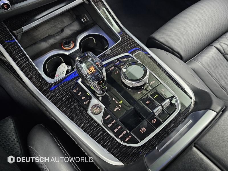 BMW X7 40i xDrive M스포츠 팩 - 이미지 17