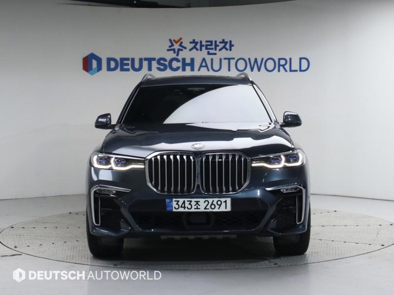 BMW X7 40i xDrive M스포츠 팩 - 이미지 14