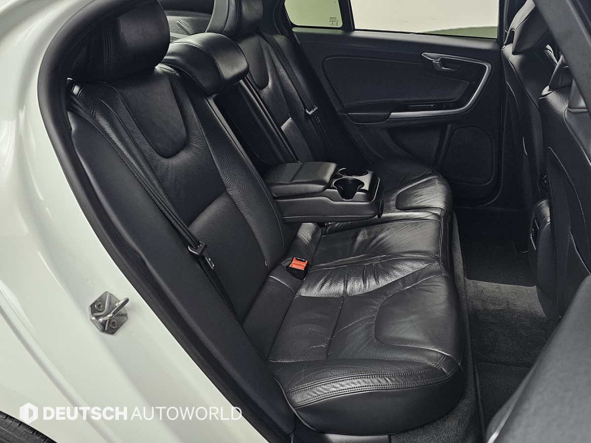 볼보 S60(2세대) D4 - 이미지 13