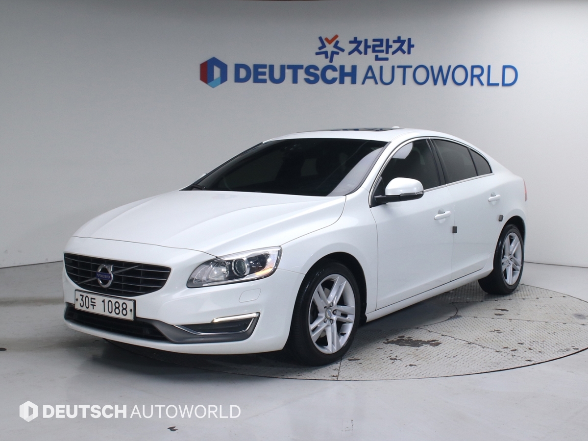 볼보 S60(2세대) D4 - 이미지 3
