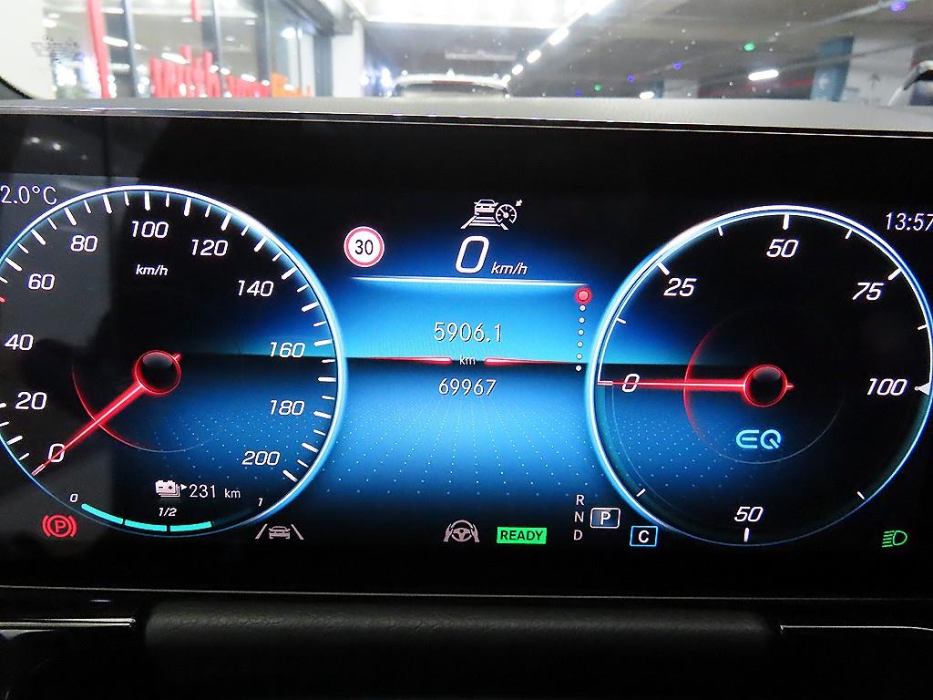 벤츠 EQA 250 - 이미지 4