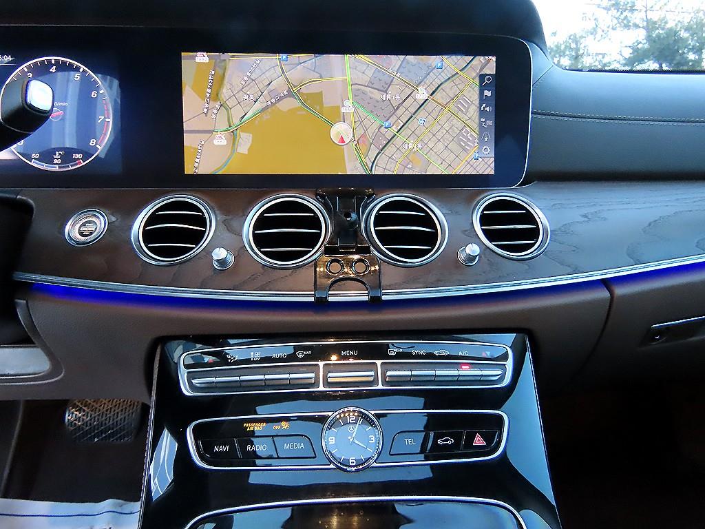 벤츠 E클래스(5세대) E300 4매틱 익스클루시브 - 이미지 12