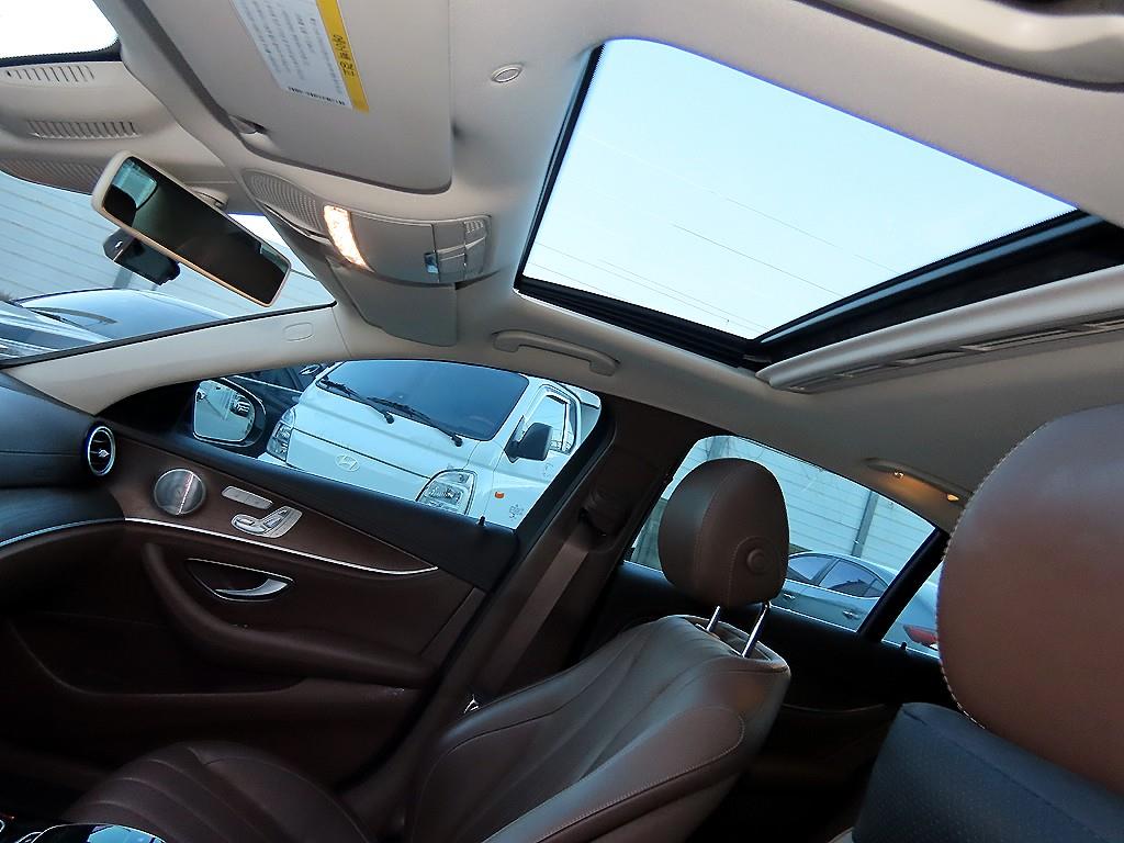 벤츠 E클래스(5세대) E300 4매틱 익스클루시브 - 이미지 2